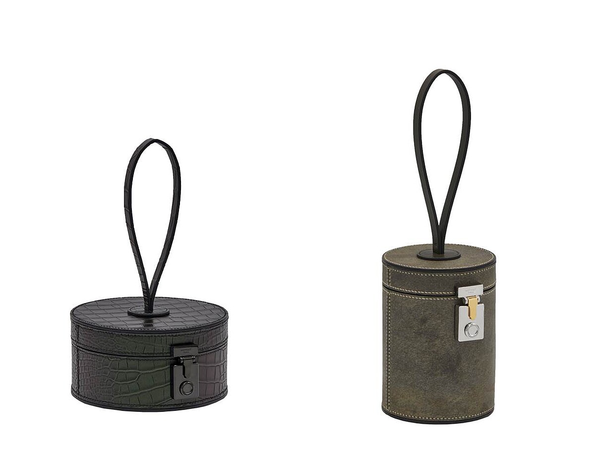 Mini Vanity Macaron (鱷魚皮Iridescent),黑色包款;Mini Vanity Totem(岩板系列)石灰色包款。