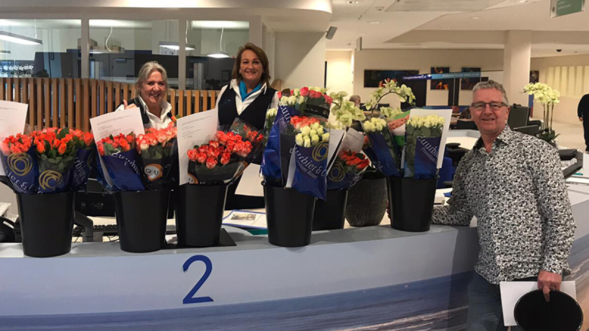 持續三分鐘的掌聲！荷蘭用行動向武漢肺炎第一線醫護人員致謝！