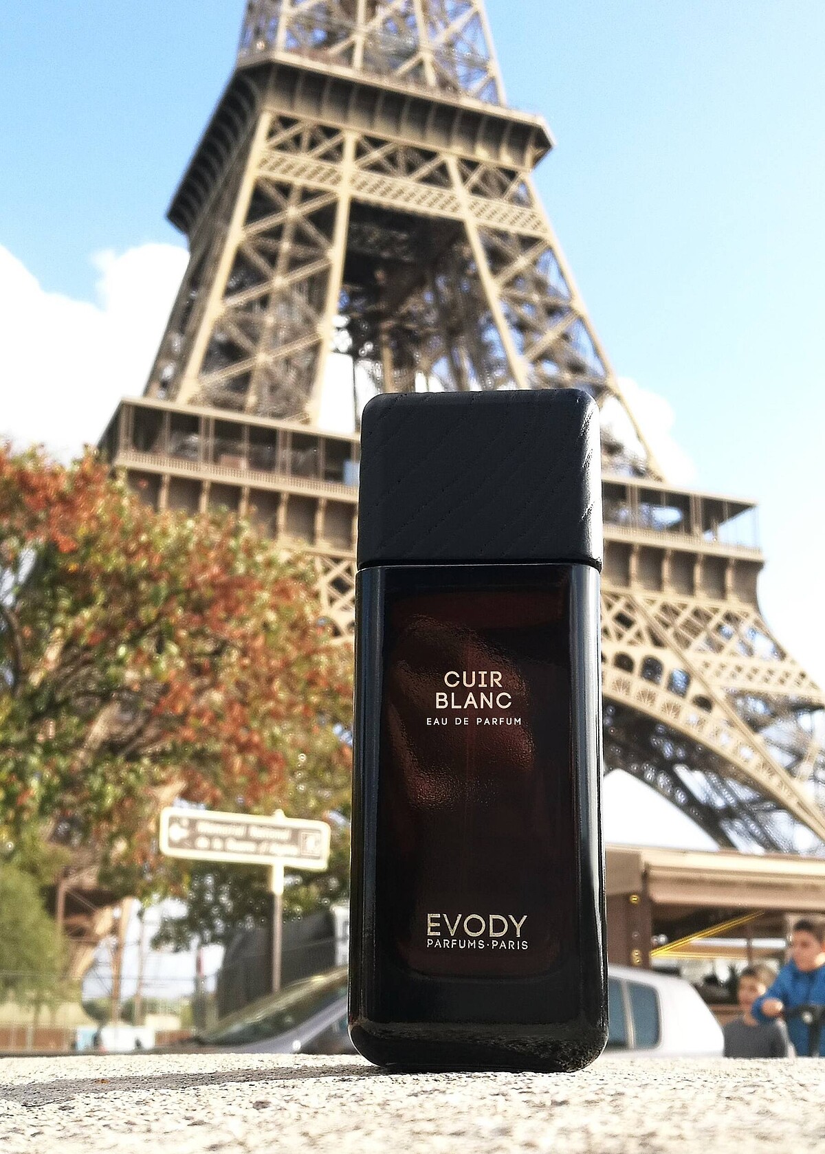 巴黎鐵塔下的EVODY「白麝夜未眠中性淡香精」