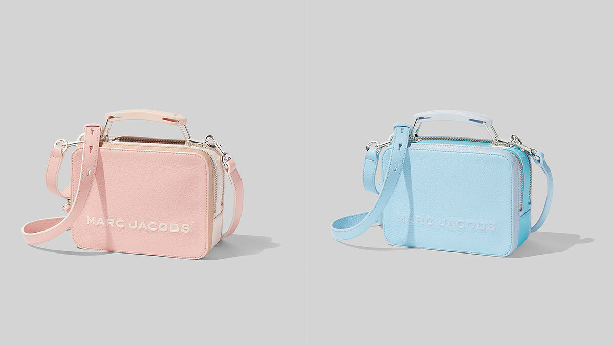 Marc Jacobs 櫻花粉The Box餐盒包 (20cm)、冰雪藍The Box餐盒包(20cm),各NT16,900。