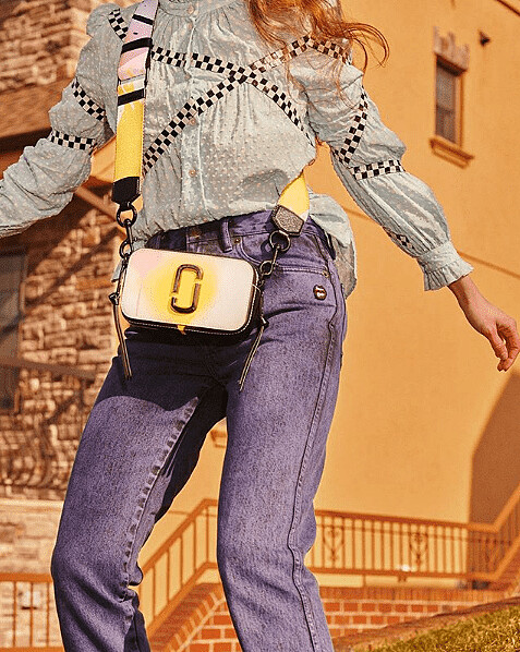 Marc Jacobs 噴彩塗鴉Snapshot相機包，NT 16,900。