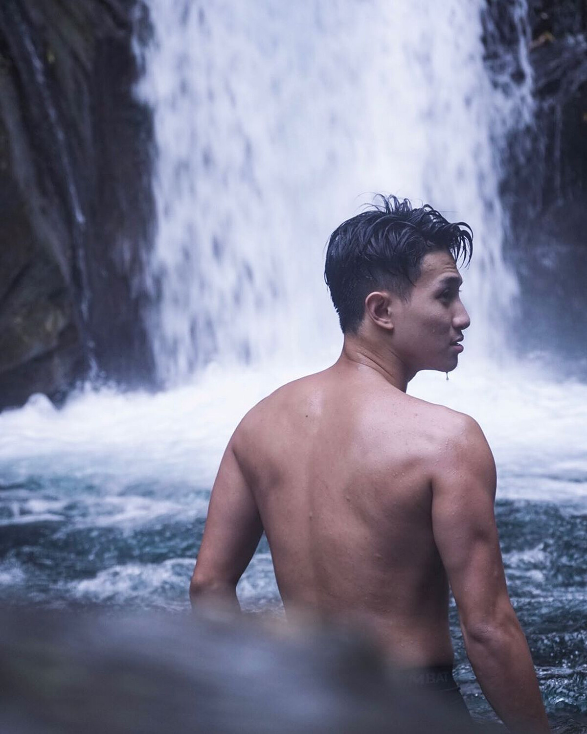 必須涉水溯溪，才得以一覽美麗的金岳瀑布。圖片來源：IG @jamesliu0224 授權