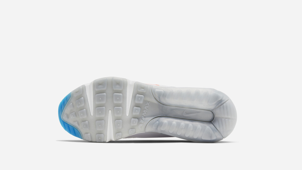 Air Max 2090 的鞋底花紋經過重新設計，以契合現代的功能需求。 