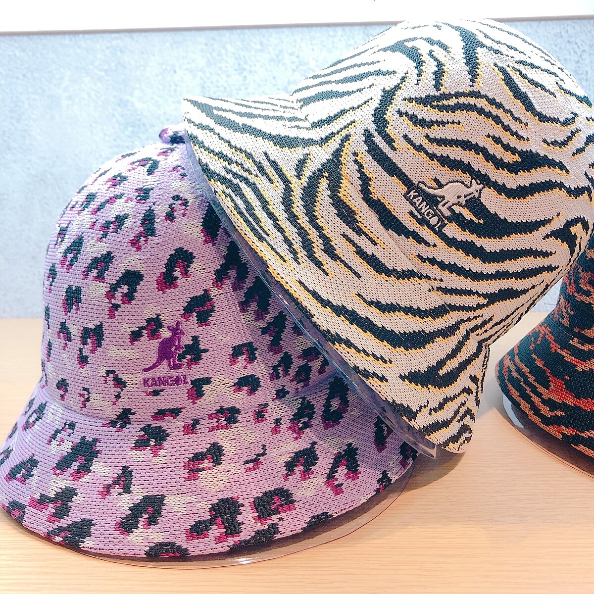 CARNIVAL鐘型帽（NT$2,980）