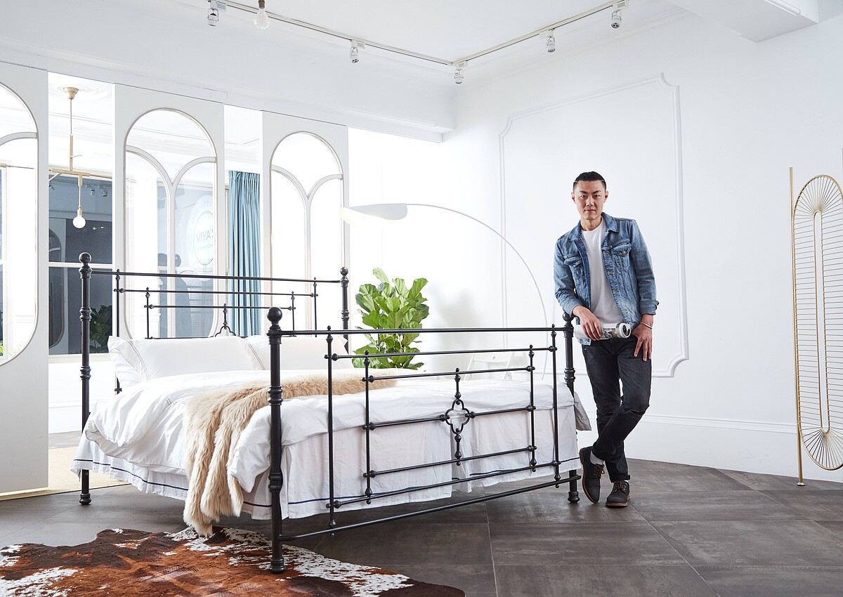 一手打造出歐美電影情節中夢幻精緻鑄鐵床的靈魂人物&mdash;艾儷家居總監 戴敬奇