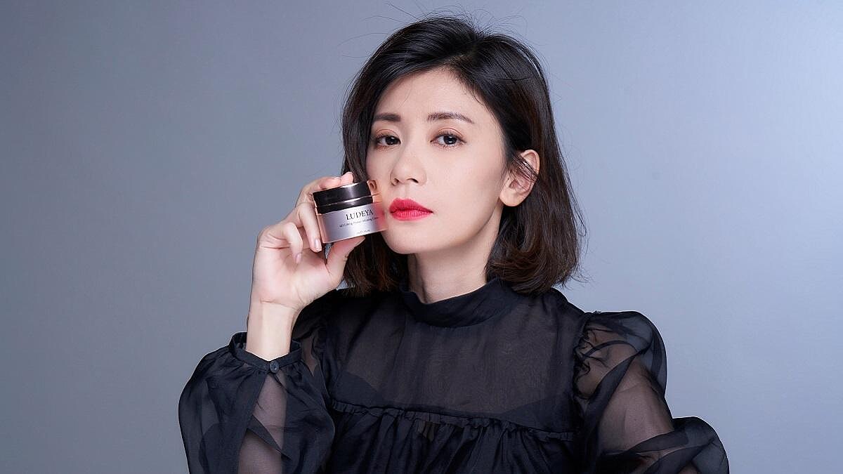 有故事的女人賈靜雯 ，與LUDEYA一同訴說 最深深有感的故事