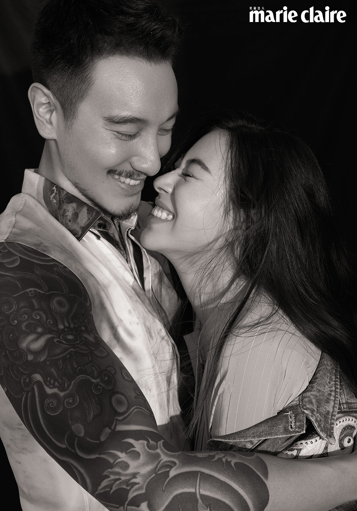 （蔡）刺繡丹寧外套，Maje；繫帶洋裝，Chlo&eacute;；仿珠裝飾耳環，Givenchy。 （王）渲染圖騰無袖襯衫，Berluti。