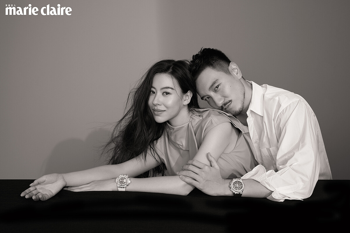 （蔡）皮革繫領上衣，Givenchy；Big Bang Unico白色皇金鑽錶，Hublot。 （王）白色寬版襯衫，Balenciaga；經典融合系列Aerofusion Orlinski鈦金屬鑲鑽計時碼錶，Hublot。