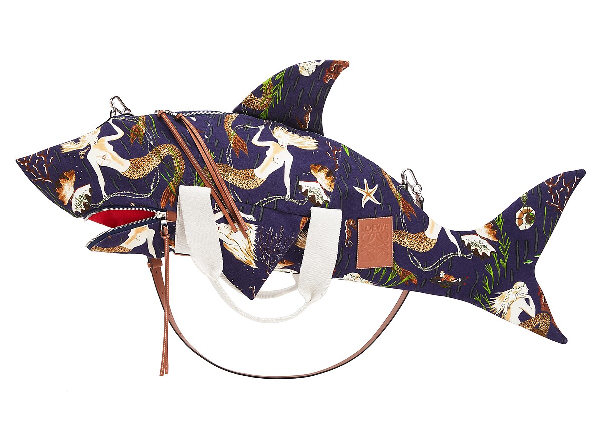 SHARK鯊魚造型特大肩背提包（NT$44,000）