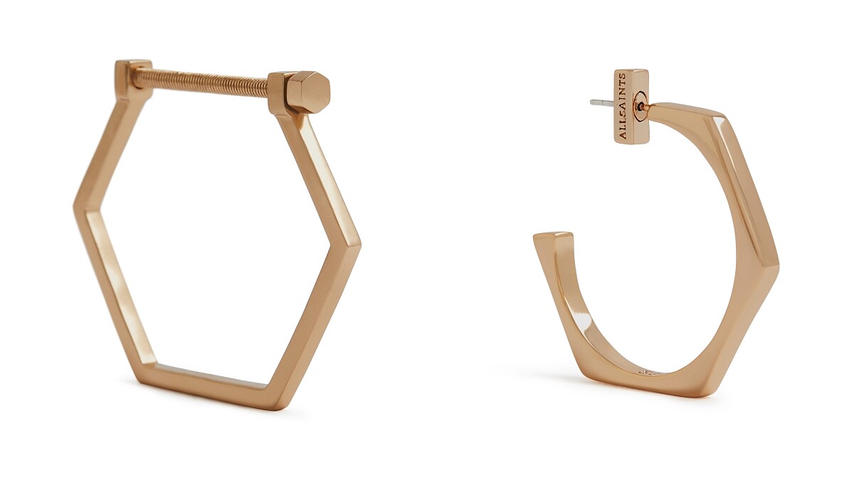 手環(NT$3,100)、耳環(NT$1,800)