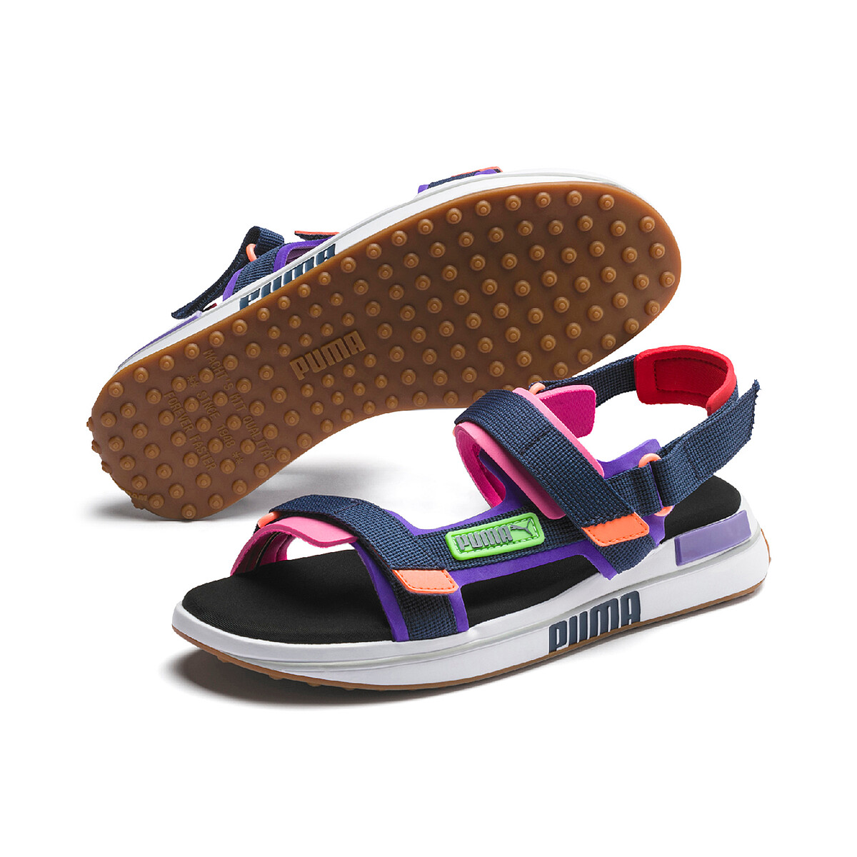 更輕量耐磨的外底材質搭配超舒適柔軟 Rider Foam 中底，鞋底招牌顆粒大底宛如彈簧柱般能有效吸收地面反向回震，卓越緩衝功能讓步伐更輕盈；厚底能修飾腿型更顯瘦。