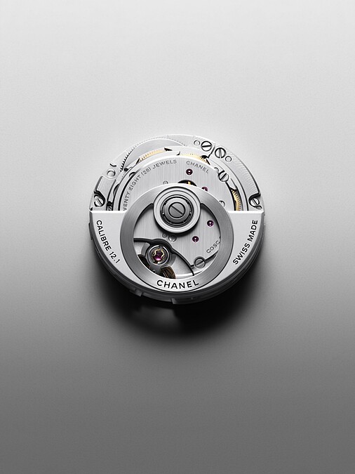 Chanel J12 系列腕錶全面新一代的Caliber 12.1自製機械機芯