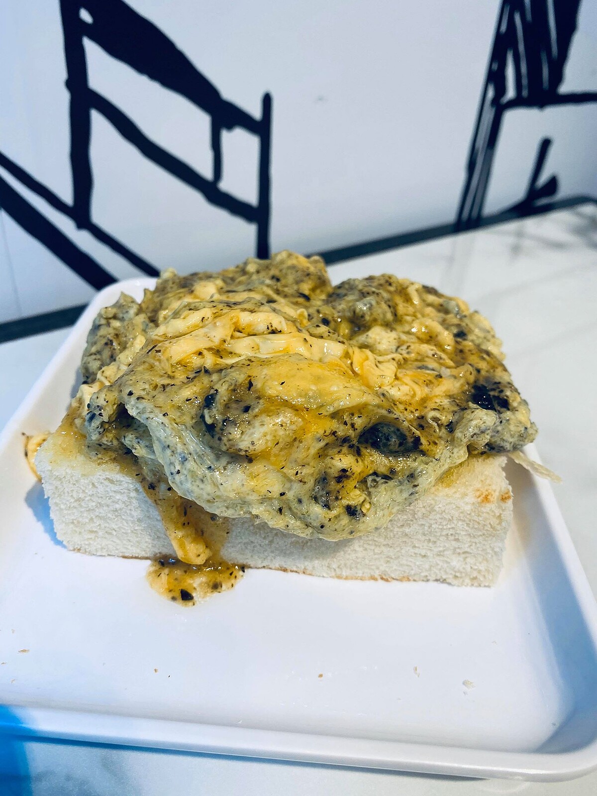 黑金炒蛋多士 $108