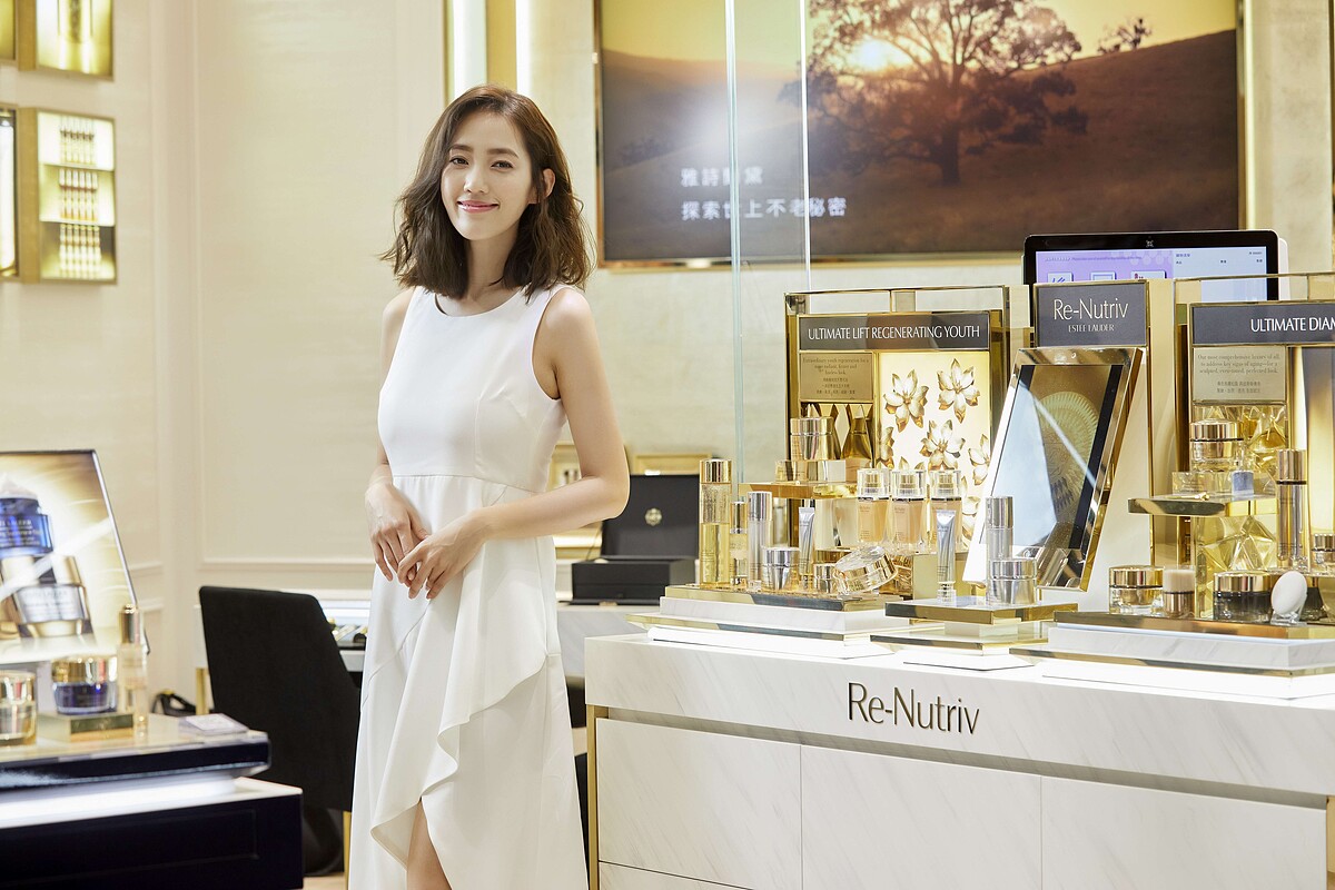 王棠云大推詩蘭黛頂級20分鐘白月光縮時速效SPA，作完膚況好到整個人散發白月光！