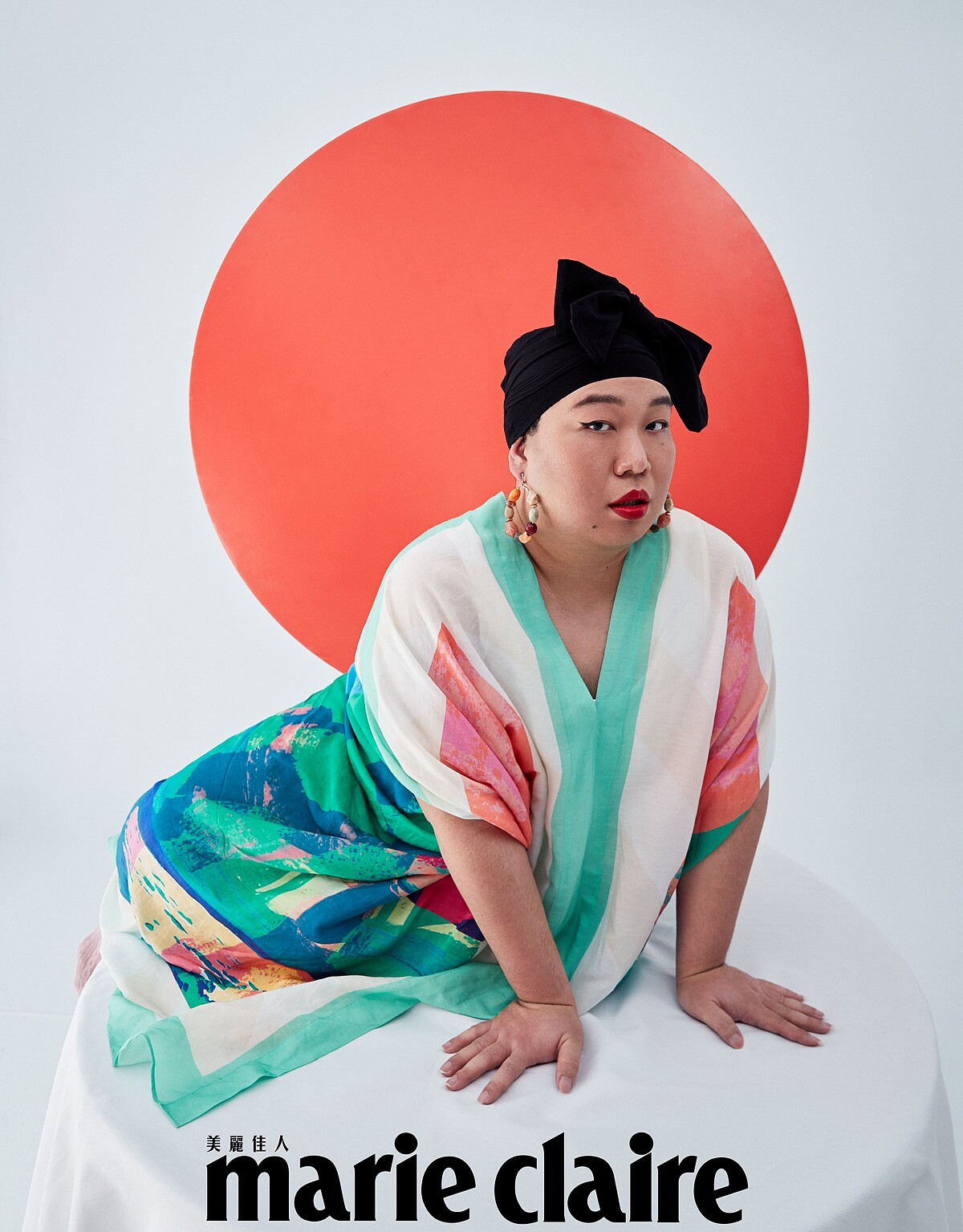 絹印拼接長罩衫、彩色礦石耳環,all by H&M