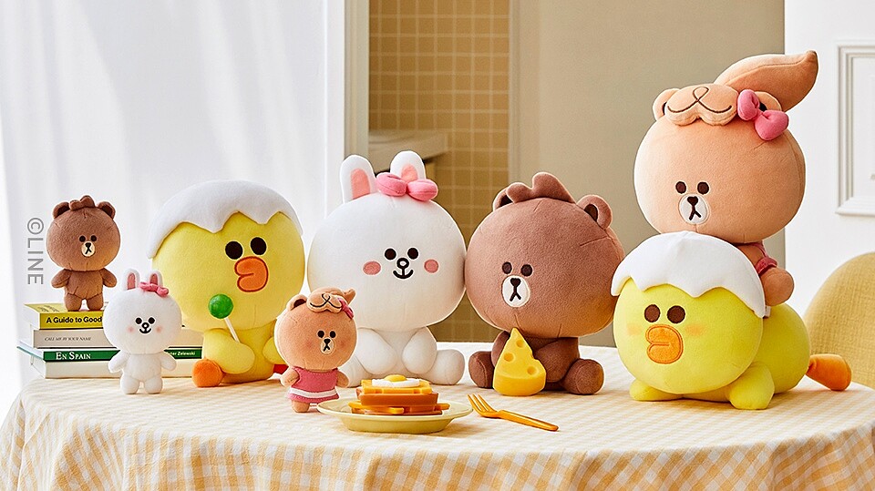 LINE FRIENDS熊大、兔兔、莎莉回到童年！全新系列換上帶蛋殼、蝴蝶結、翹瀏海太可愛，彷彿坐上時光機快抱緊處理