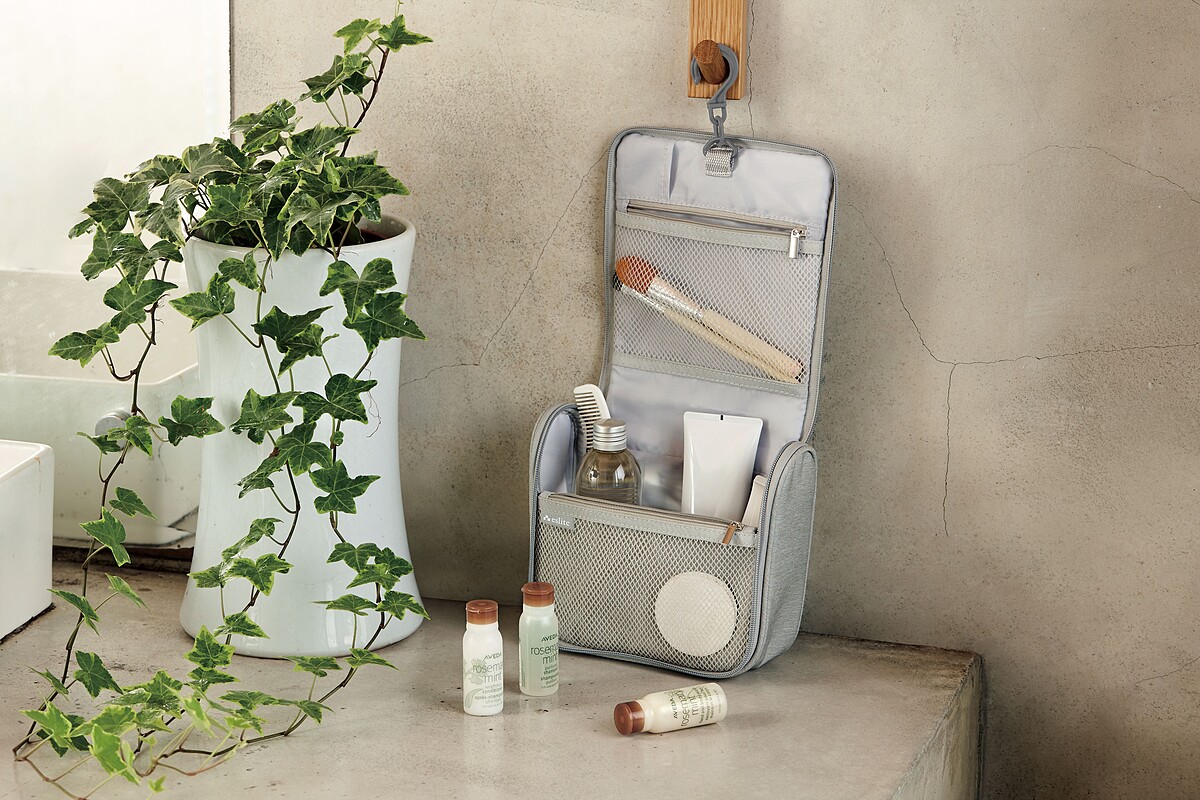 誠品生活年中慶｜6/10-7/1憑當日消費滿3,600元以上指定金額，即可加價購或免費兌換「療癒舒活盥洗包組」滿額贈禮。