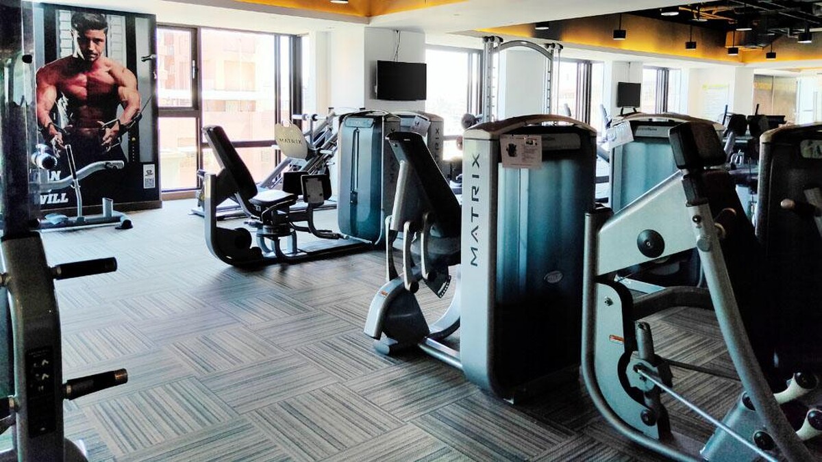 比活力城市館，位處六樓，擁有完美的採光，晚間還有夜景