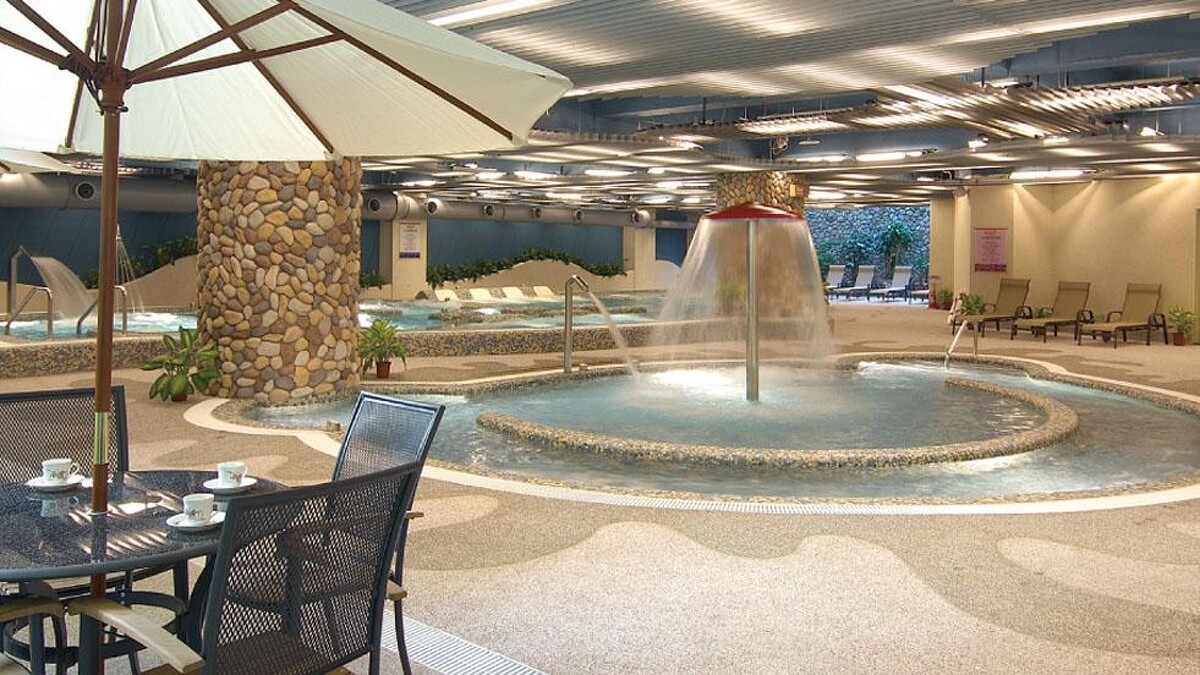 有許多SPA池的元氣館