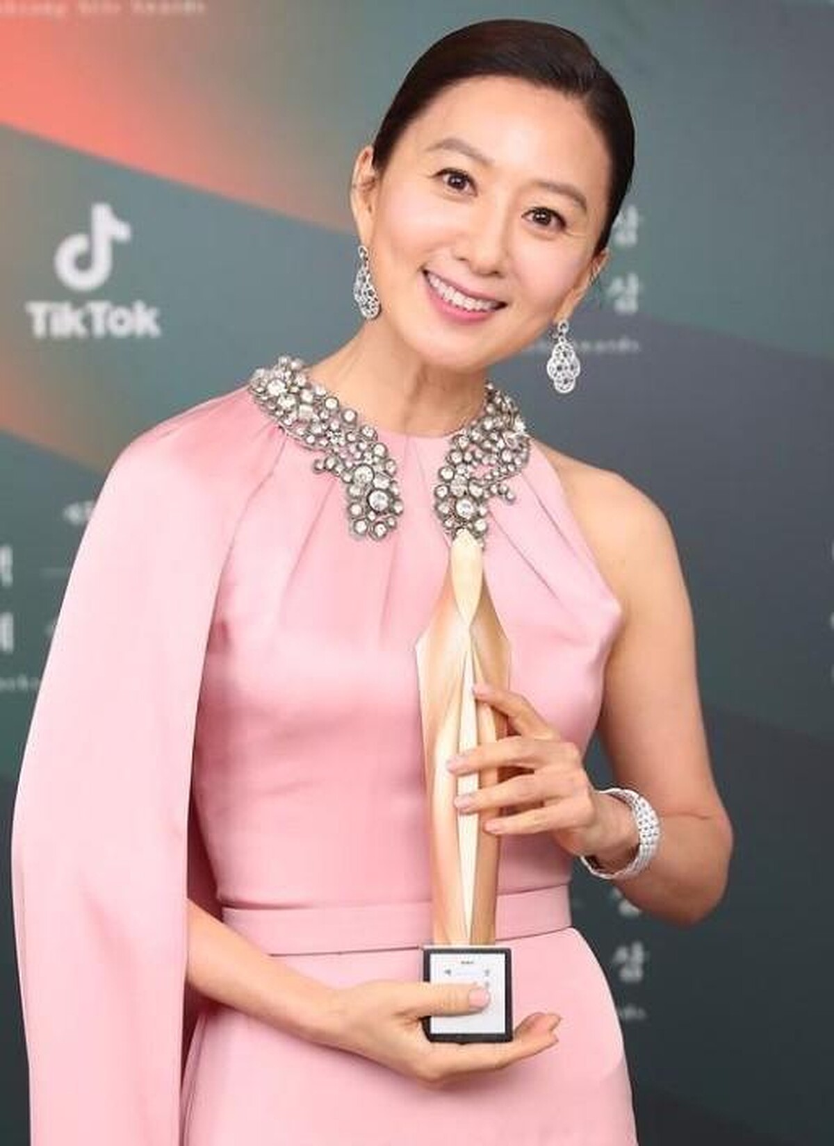 最佳女主角 金喜愛《夫婦的世界》