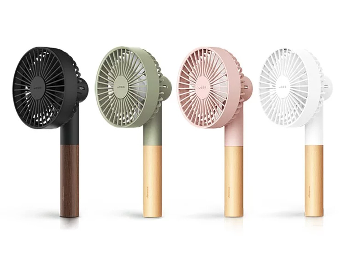 「PROBOX」以馬卡龍色風扇搭配質地溫和的天然櫸木握把，兼具質感與輕巧，方便手持使用，將涼爽帶著走｜誠品書店