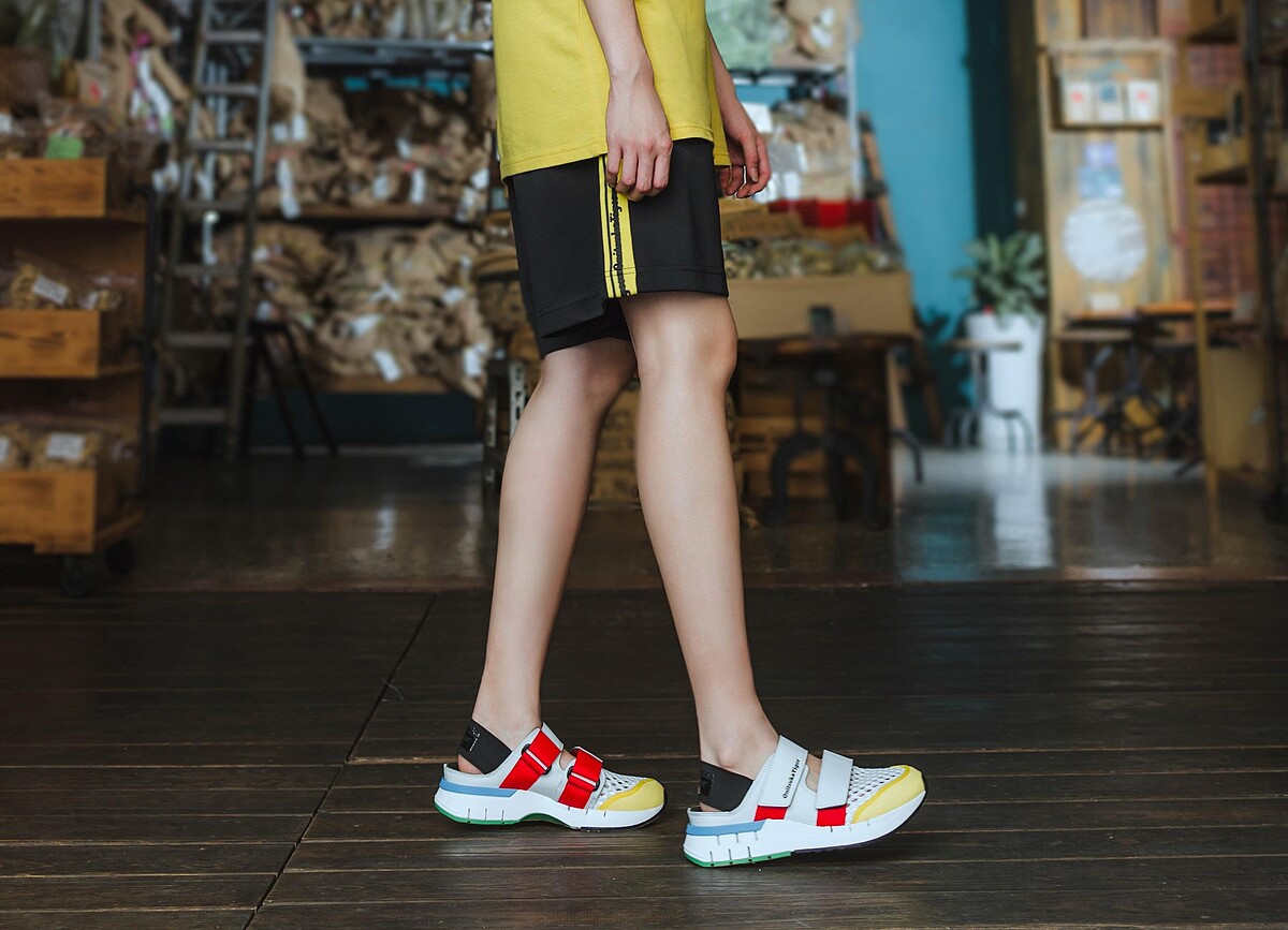 REBILAC SANDAL鞋款，NT4,180。