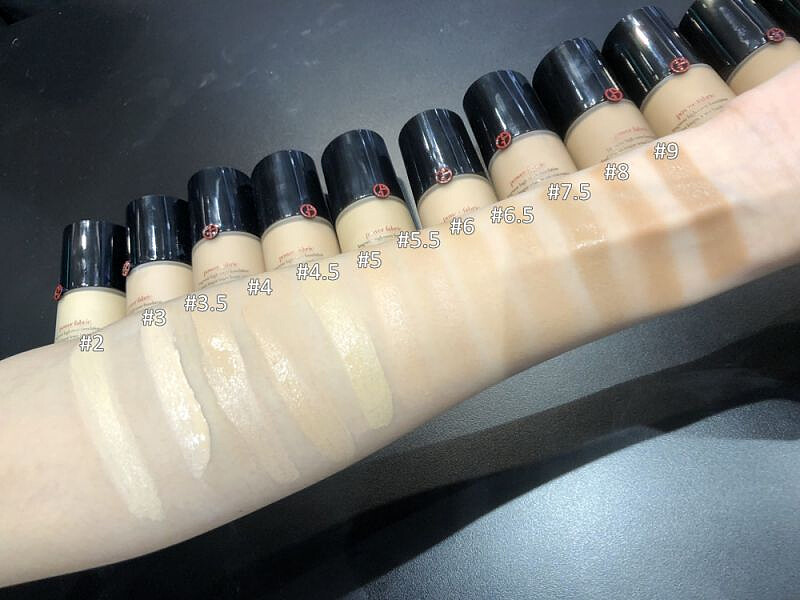 Giorgio Armani完美絲絨水慕斯粉底目前有12色可選