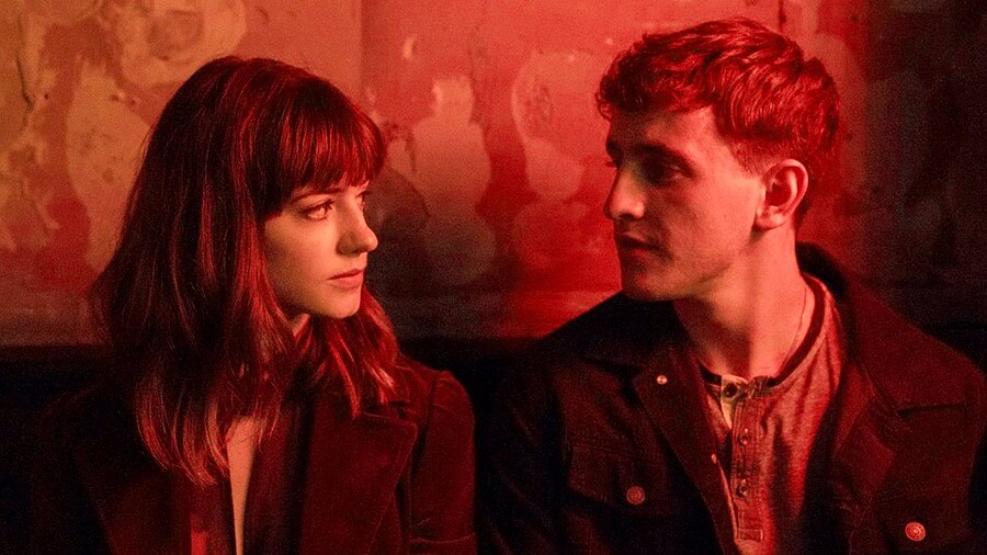 後來，沒有我們，只有兩個曾經熟悉的陌生人。我們該慶幸的是，曾有過目光交會、心靈相通的一剎那。