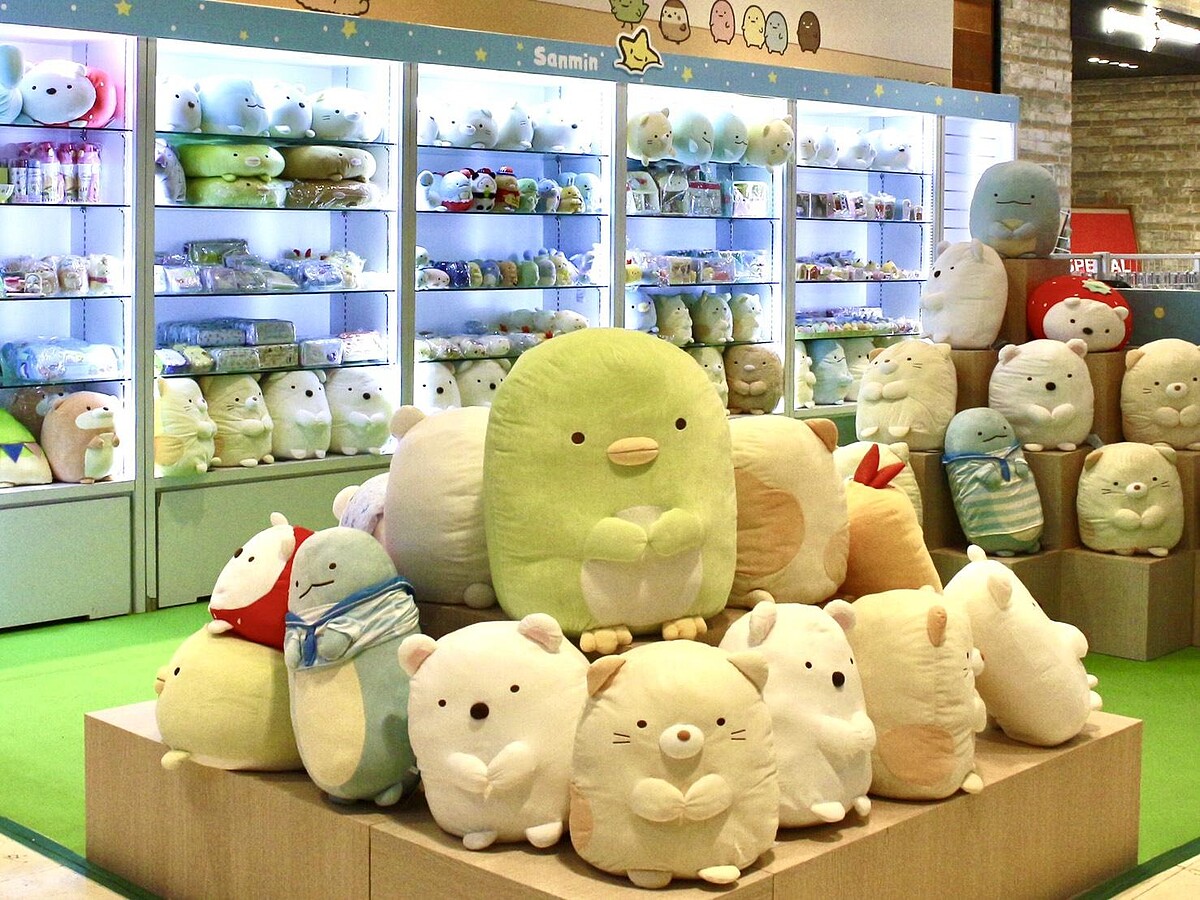 誠品生活信義店7/8-8/16日本超人氣「角落小夥伴」萌系玩偶療癒登場。