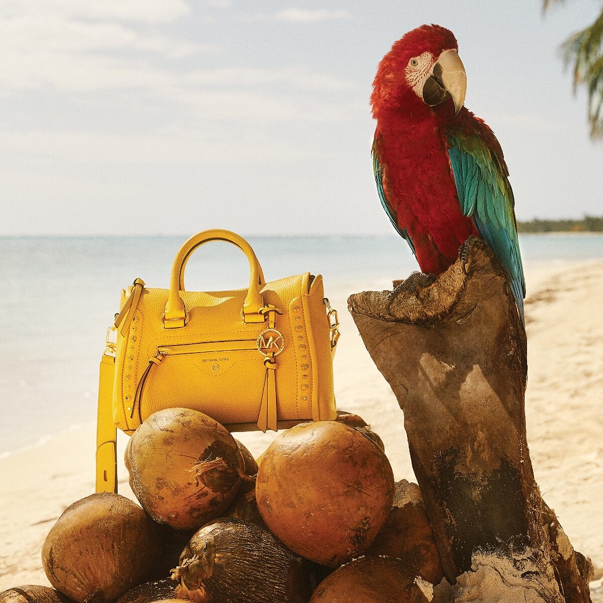 Carine 檸檬黃鉚釘裝飾提包