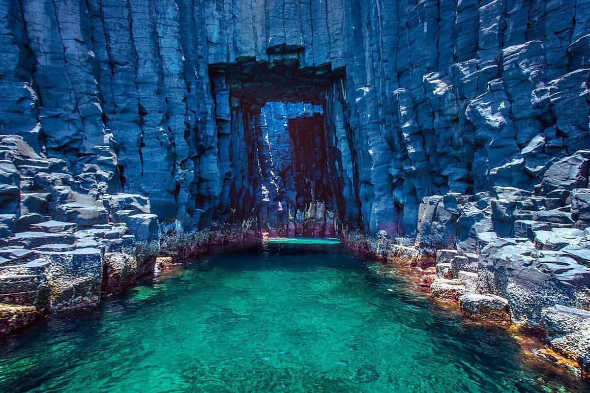 澎湖藍洞。Source: IG @fourpointspenghu 授權KLOOK轉載