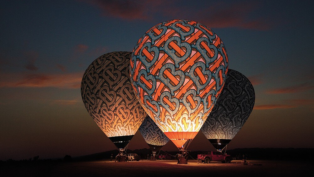 搶搭Burberry帆船、熱氣球去旅行！全新TB夏季花押字現身世界各地，其中一處離我們這麼近