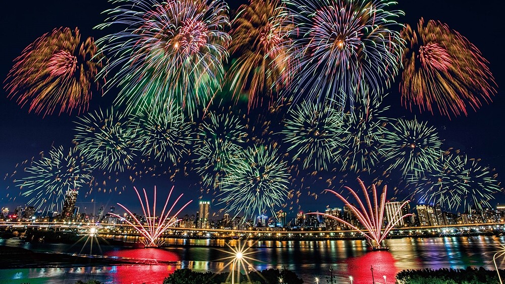 「2020大稻埕情人節」480秒煙火秀、演唱會延到8/29登場！系列活動、交通管制資訊都在這一篇，七夕就去甜蜜放閃