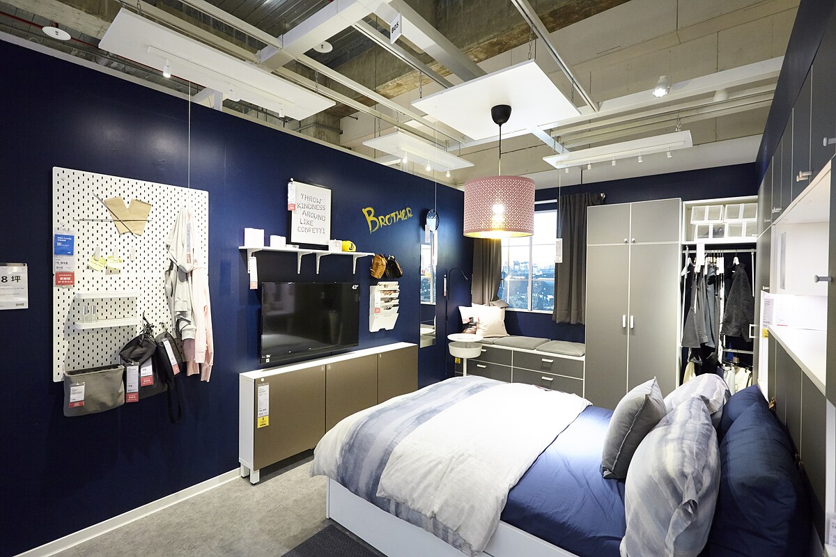 牆面立邦色號 BA7300-1深藍