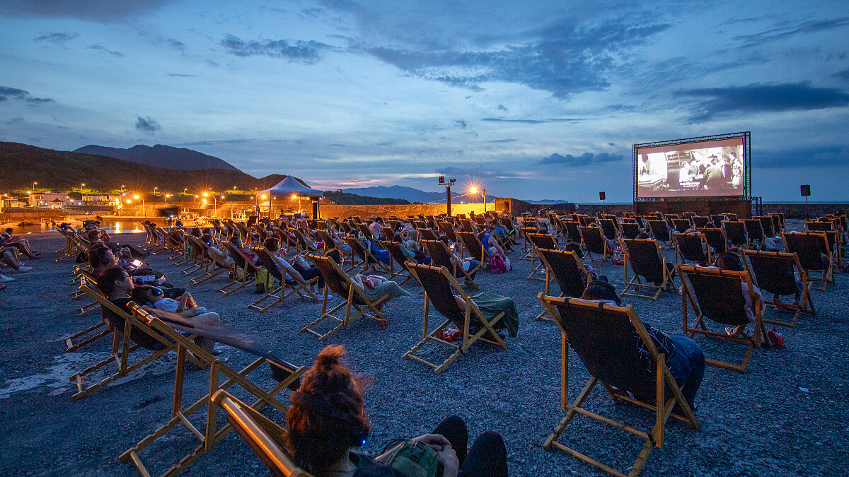 「Skyline Film天涯海角電影院」深入部落，在自然的簇擁下凝聚台灣土地的向心力！