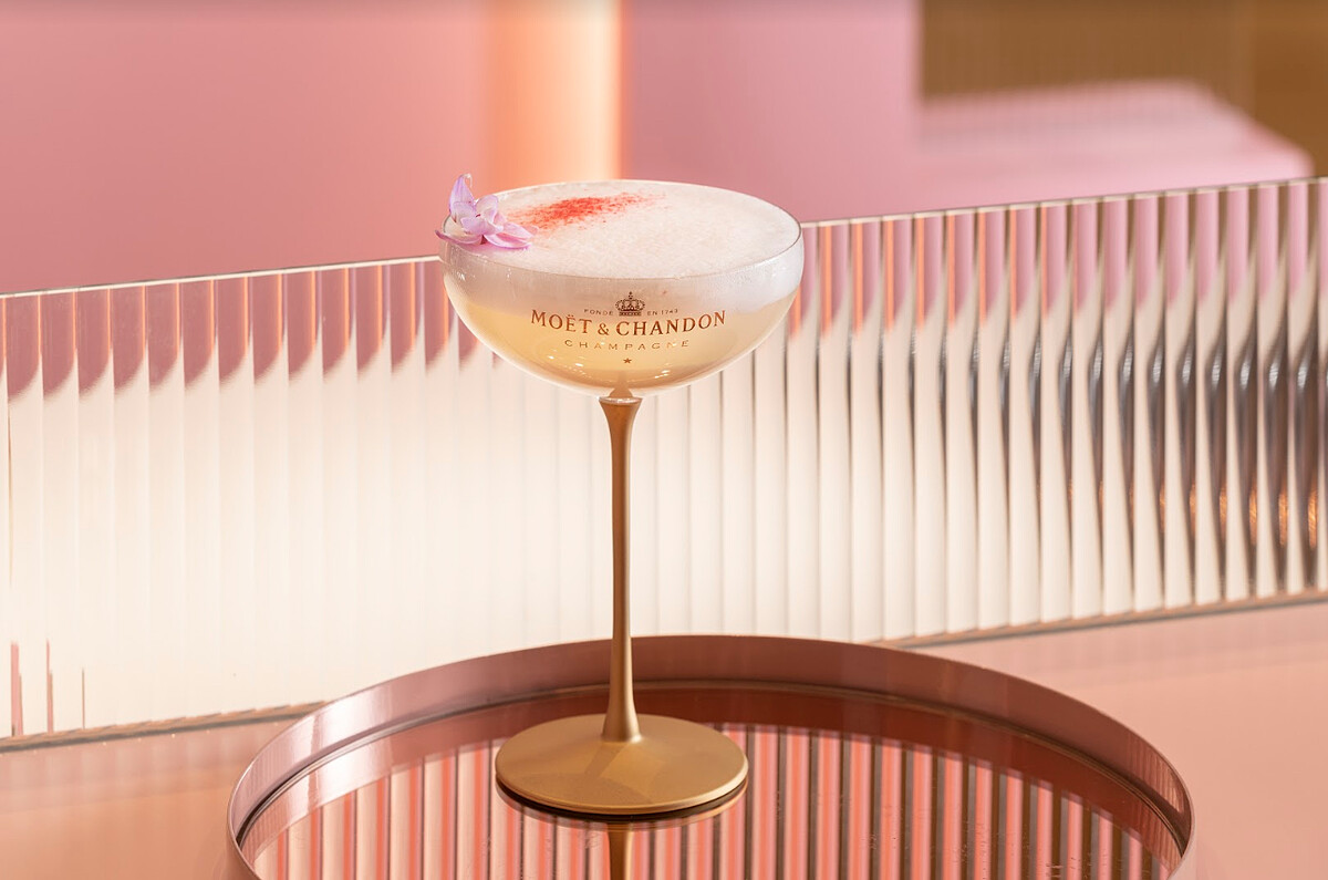 「Mo&euml;t White 」 （白色泡泡蜂蜜橙花香檳調酒）