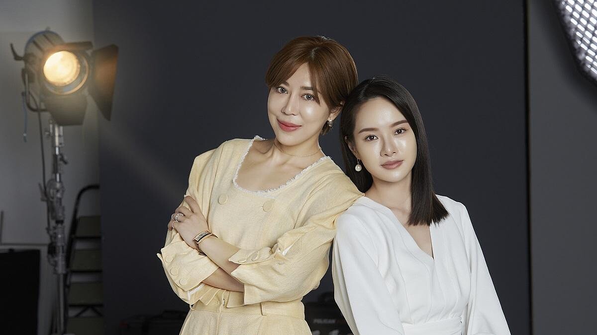 讓彩粧大王一用離不開的「高級光」粉底！SUQQU晶采艷澤粉霜上粧即是保養，三段式光采變化把出油變奶油高級光超神！