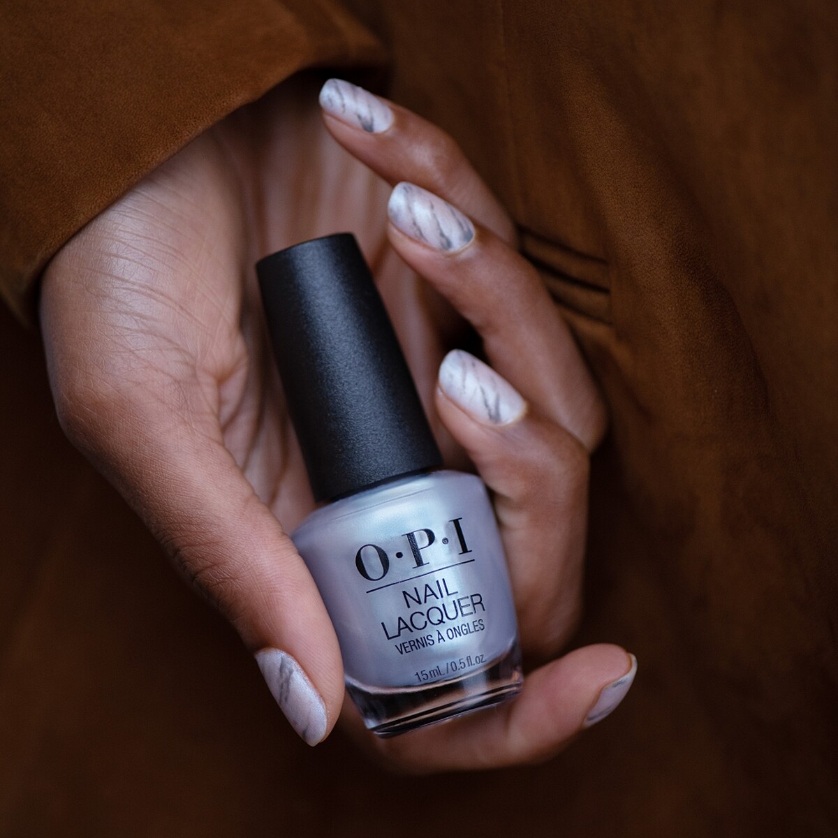 秋冬美甲趨勢-簡約動物紋