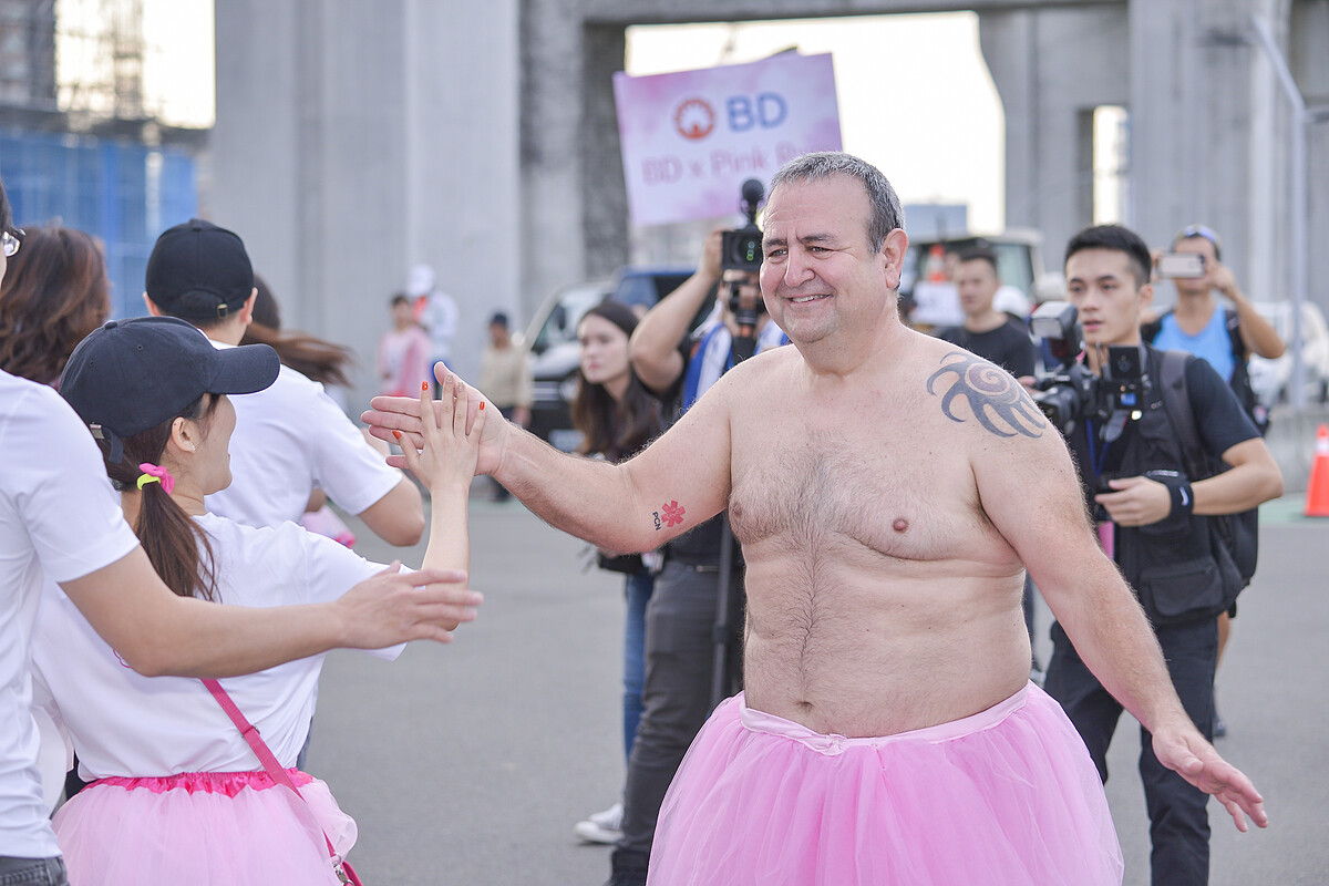 公益計劃發起人 Bob Carey