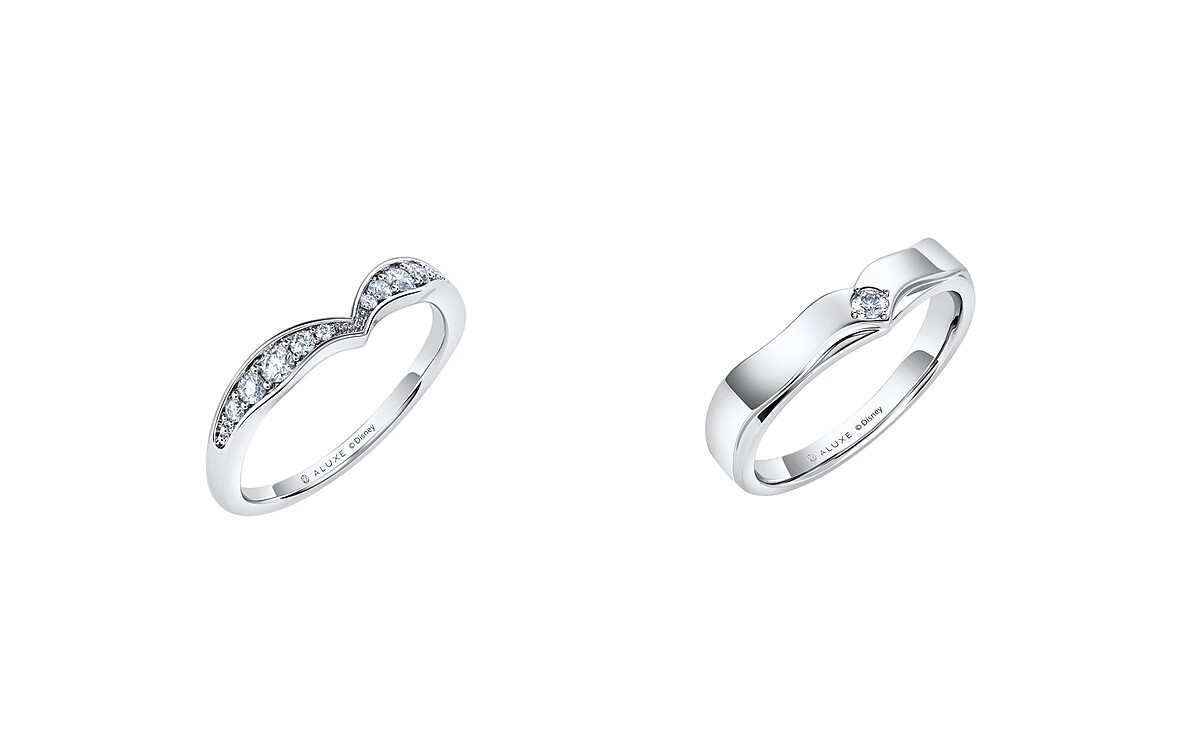 Sparkling Happiness結婚女戒(左)8顆配鑽總重0.19ct，售價18K NT$ 28,400/鉑金 NT$ 38,000。結婚男戒(右)配鑽0.05ct，售價18K NT$32,400/鉑金 NT$42,000。