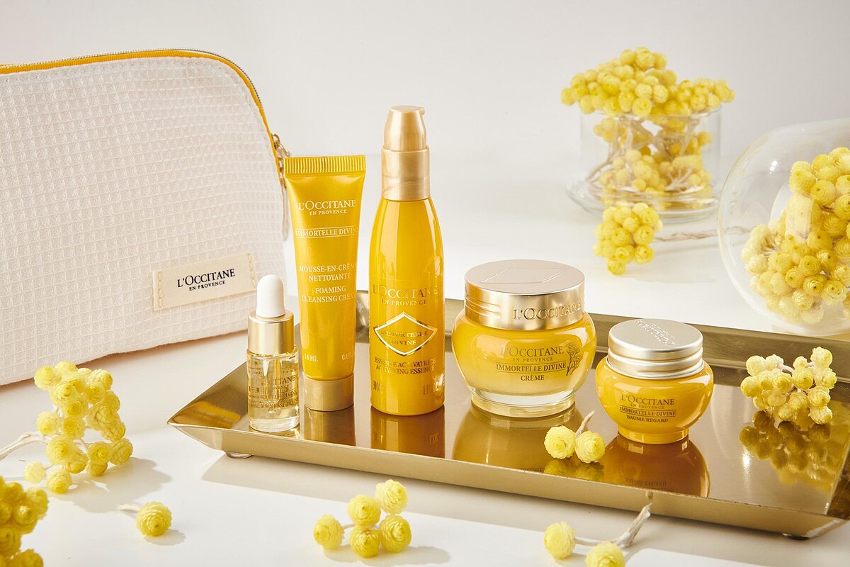 蠟菊賦活極萃霜30ml正品＋蠟菊賦活菁露30ml＋蠟菊賦活潔面乳14ml＋蠟菊賦活濃萃眼霜4ml＋蠟菊賦活極萃油4ml＋蠟菊賦活格紋化妝包 優惠價NT. 2,860 原價NT. 5,203