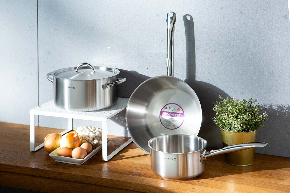 星級主廚耐用鍋系列：星級主廚雙耳不鏽鋼湯鍋、星級主廚不鏽鋼萬用鍋、星級主廚不鏽鋼單手鍋。