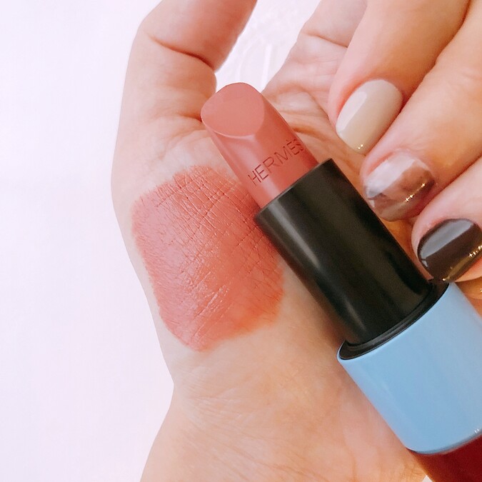 Hermes愛馬仕Rouge Hermès 2020秋冬限定色唇膏#45 Rose Ombre試色。