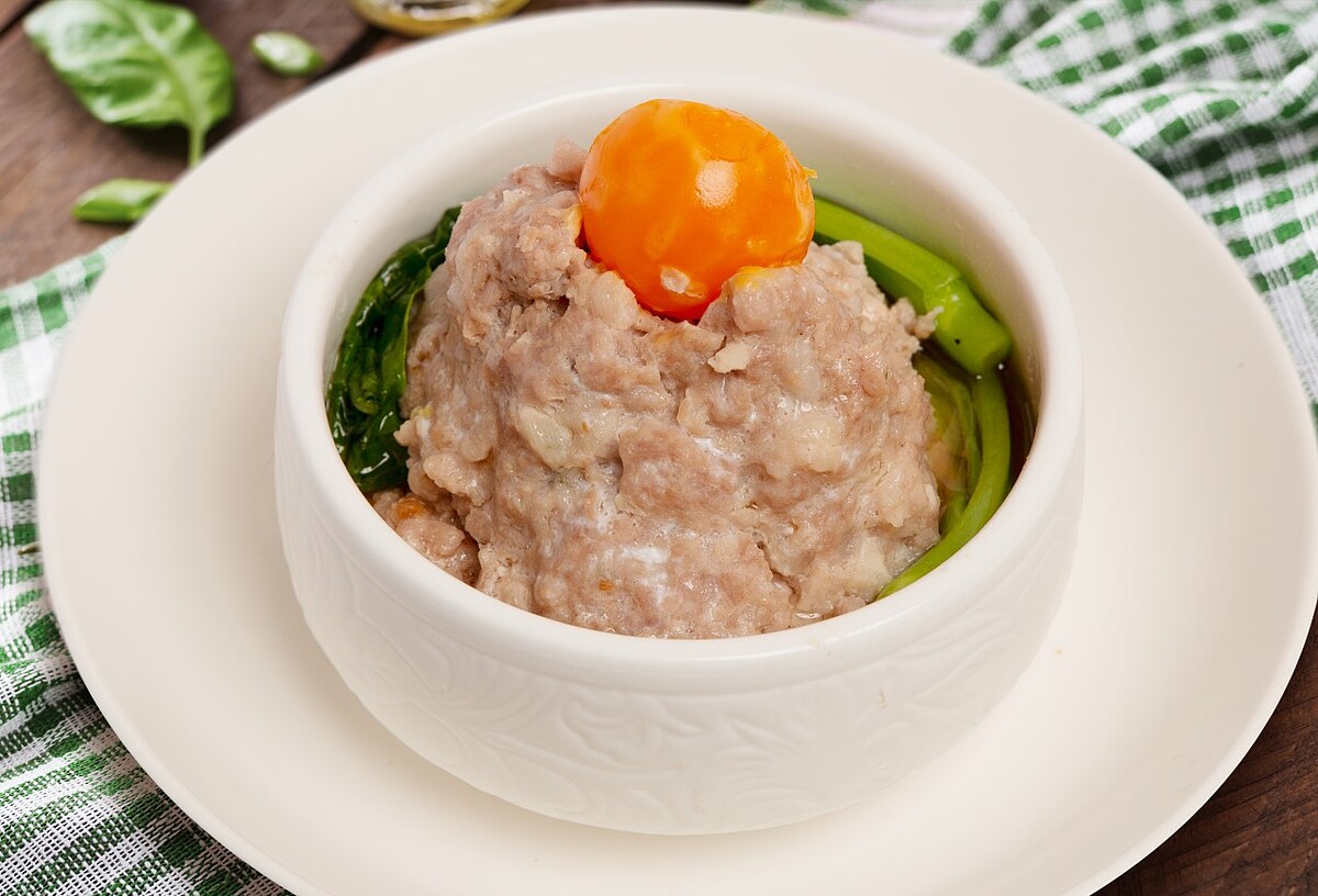 「鹹魚蒸肉餅山」