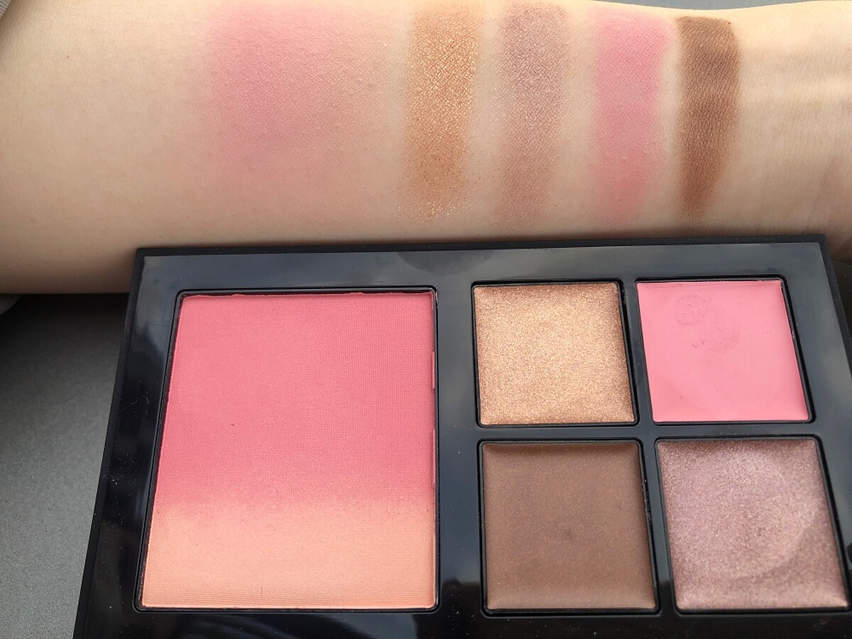 THREE 2020 Holiday Collection聖誕彩妝華麗搖滾采粧盒X02 MOONAGE DAYDREAMER