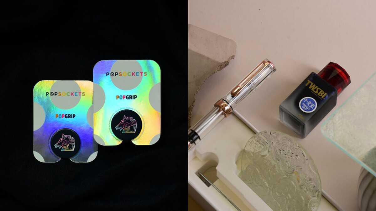 (左圖)POPSOCKETS泡泡騷手機氣囊支架/(右圖)三文堂的聯名玫金鋼筆