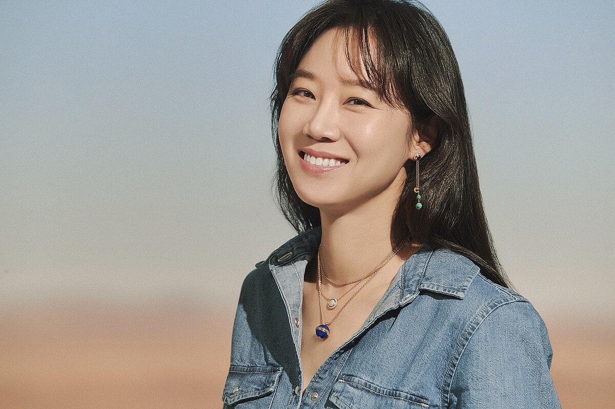 PIAGET Possession系列：18K玫瑰金鑽石墜鍊、18K玫瑰金青金石鑽石墜鍊、18k玫瑰金孔雀石鑽石耳環。