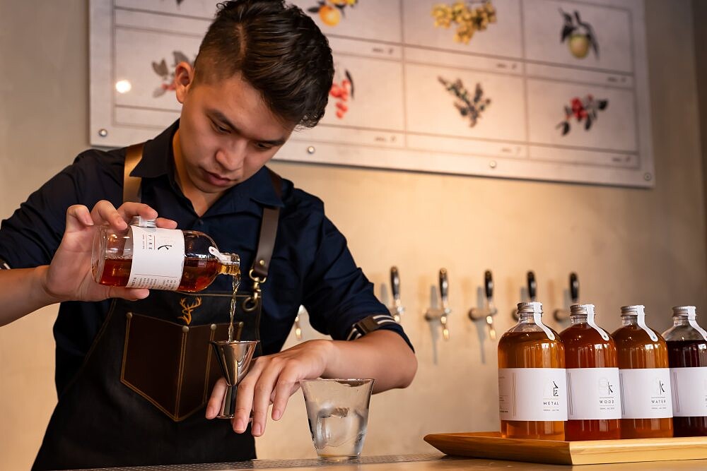 禁止酒駕，未滿18歲請勿飲酒