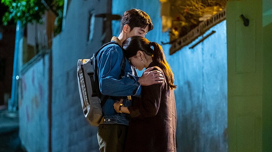 喜歡你的人，會連同你的缺點也喜歡；在乎你的人，會在乎你有沒有看見自己的優點。