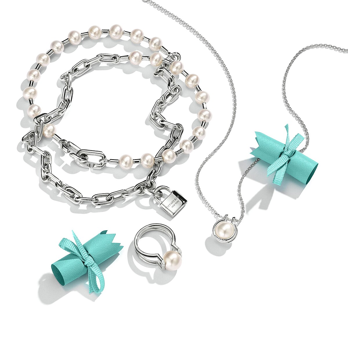 Tiffany HardWear 純銀珍珠系列項鍊,鍊墜與戒指 NT$23,000起